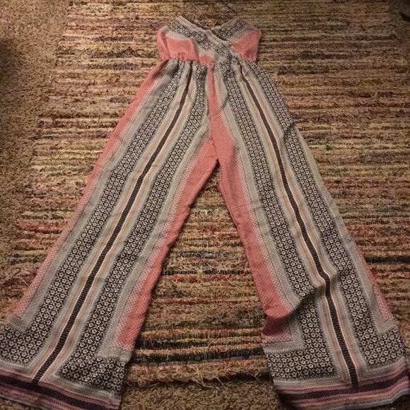 Halter open back full length printed romper - Picture 4 of 6